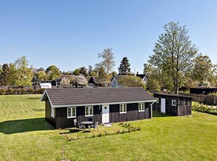 Ny renoveret sommerhus, tæt på dejlig sandstrand