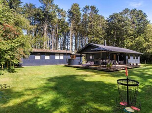 Renoveret sommerhus på ugeneret naturgrund med vildmarksbad i smukke Rubjerg