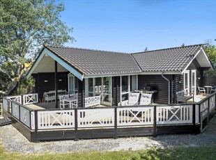 Velholdt og charmerende sommerhus ved Bisserup strand