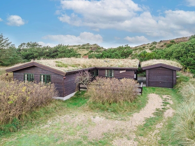 Følfodvej 20 - Henne Strand. Skønt moderniseret feriehus med 2 badeværelser