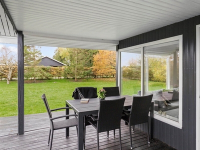 Hyggeligt og velholdt sommerhus ved Dyngby Strand