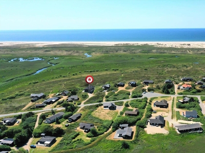 Meget velholdt sommerhus med skøn udsigt i første række til Lakolk Strand