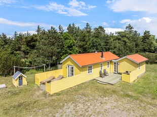 Sommerhus på stor klitgrund – kun 20 meter fra Langelands bedste badestrand