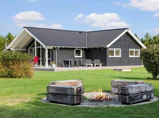 Stort, familievenligt sommerhus ved Bratten Strand