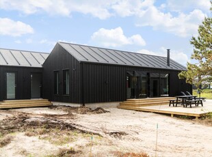 Superlækkert sommerhus med udendørs wellness nær Lakolk Strand