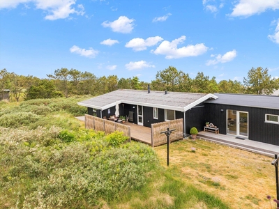 Skønt sommerhus på lille vej nær Kjul Strand