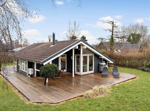 Klassisk hyggeligt sommerhus til 6 personer ved Dyngby Strand