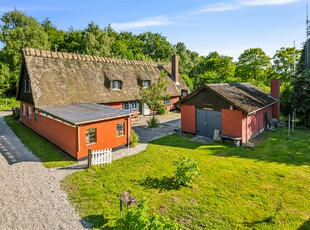 Hus på landet med jordvarme og solceller