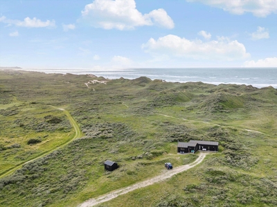 Charmerende sommerhus i fantastiske omgivelser ved Kærsgård Strand