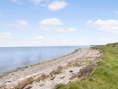 335RR240600 Sydvestvej 8, Søndervang - Fantastisk ferieejendom i første række til Sejerø Bugt