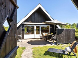 Hyggeligt, nostalgisk sommerhus 700 meter fra Bønnerup Strand - 4 voksne, 2 børn og hund