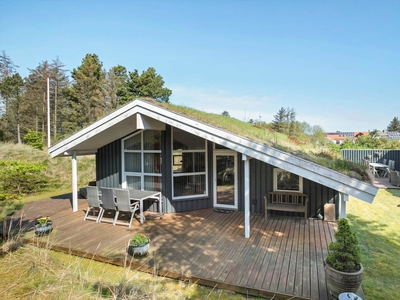 Dejligt sommerhus med spa, sauna og naturskøn grund