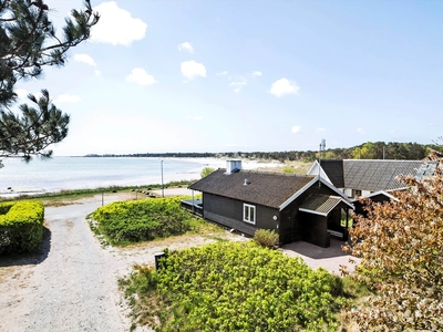 Idyllisk hus ved Balka Strand