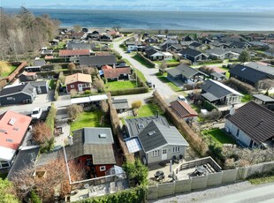 Charmerende, velholdt og velindrettet sommerhus med havudsigt og god beliggenhed i Kerteminde Sommerby