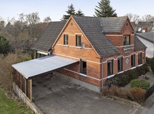 STOR SJÆLFULD VILLA PÅ NATURSKØNNE LANGELAND