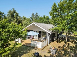 Nydeligt indrettet sommerhus i smuk natur