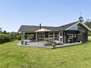 Dejligt og velindrettet sommerhus tæt på Vesterhavet