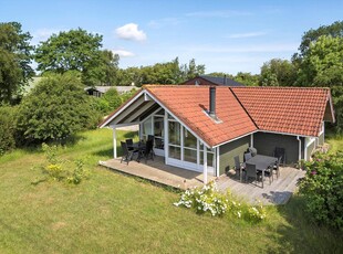 Familievenligt sommerhus med spa og sauna med udsigt til Flensborg Fjord