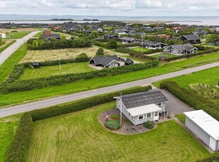 Hyggeligt sommerhus med charmerende udekøkken nær Limfjorden