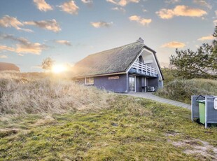 Indbydende sommerhus med sydvendt, uforstyrret terrasse