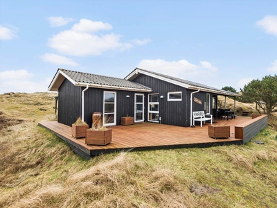 Dejligt sommerhus på lukket vej – kort afstand til Rindby Strand