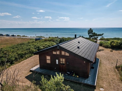 Charmerende og nyere sommerhus med fantastisk havudsigt på Sejerø