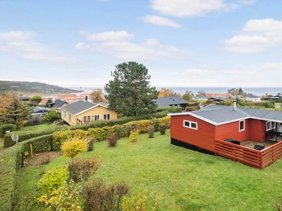 Charmerende sommerhus med fantastisk udsigt