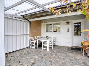 238-4449 Byvej 52A - Rummeligt enderækkehus på 135 m² med perfekt beliggenhed i hjertet af Frede