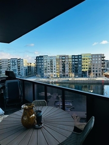 Rummelig 3-værelses med 11m2 terrasse og vandudsigt. (Kan omdannes til 4 værelse ved ønske)