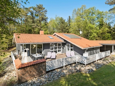 Dejligt sommerhus med Standvandsspa, sauna og dampbad på naturskøn grund