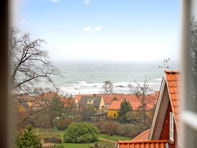 Indbydende sommerhus i Svaneke med havudsigt