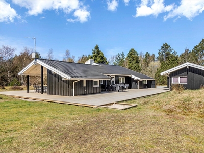 Skønt sommerhus for den store familie tæt ved strand og golfbane