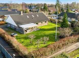 FLOT 70’ER-VILLA MED MASSER AF PLADS