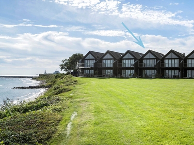 Fantastisk beliggende hus i Ballen på Samsø med havudsigt og 25 meter til badestrand