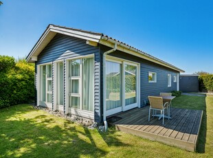 HYGGELIGT SOMMERHUS VED HASMARK STRAND