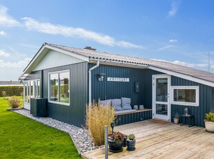 LYST SOMMERHUS I GÅAFSTAND TIL DRÅBY STRAND