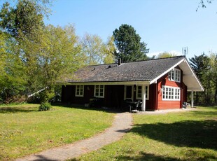 Nyere og moderne sommerhus med med 4 soveværelser, spa og sauna på Røsnæs