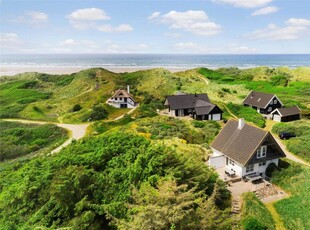 Skønt sommerhus med havudsigt, lækker spaafdeling og 100 meter til Saltum Strand