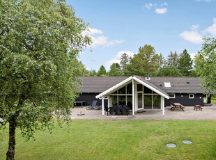 Stort sommerhus med spa, sauna og aktivitetsrum