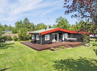 Familievenligt sommerhus i roligt område i Udsholt