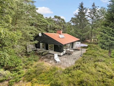 Indbydende sommerhus tæt på Dueodde strand