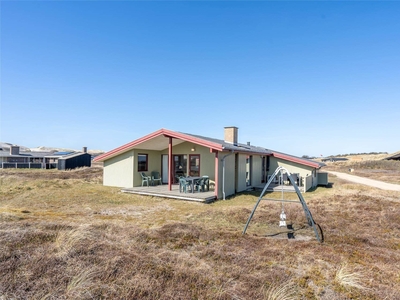 Sommerhus til otte personer nær Aargab Strand og Vesterhavet