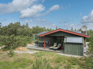 Hyggeligt feriehus med en herlig, delvist overdækket og sydvendt terrasse.