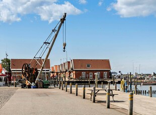 Moderne sommerhus på lukket vej – god plads til hele familien