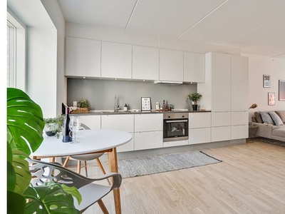Lej 2-værelses lejlighed på 69 m² i København S
