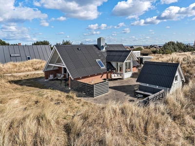 Feriehus tæt ved havet og klitterne