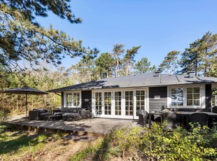 Fantastisk sommerhus, tæt på Snogebæk, med dejlig udsigt til Dueodde Strand og Østersøen