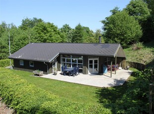 Hyggeligt sommerhus med panoramaudsigt over Julsø og Himmelbjerget