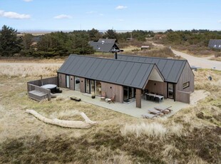 Luksuriøst sommerhus med vildmarksbad og skønne naturomgivelser