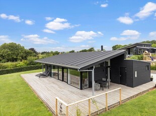 Skønt sommerhus i naturskønt område tæt på skov og strand